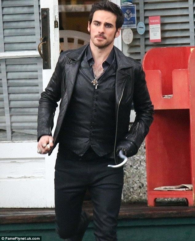 e-once-upon-a-time-captain-hook-costume-download-captain-hook-once-upon-a-time-halloween-costume.jpg