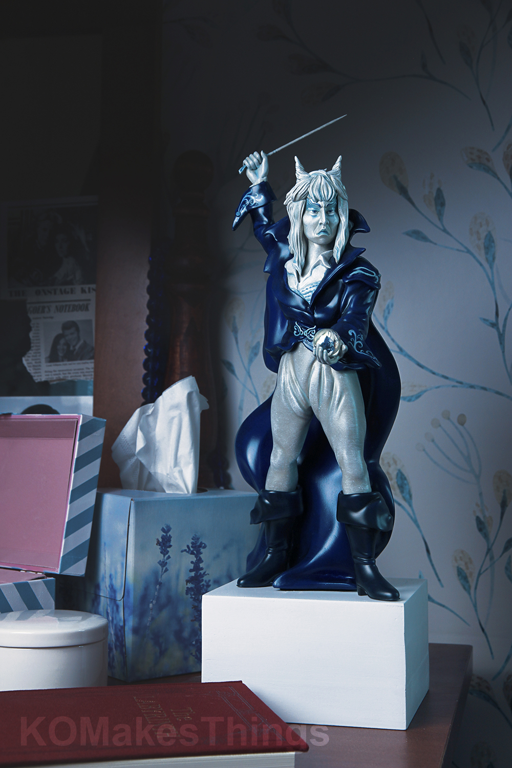 EDIT_JarethStatue-1008_night_alt_sm.jpg