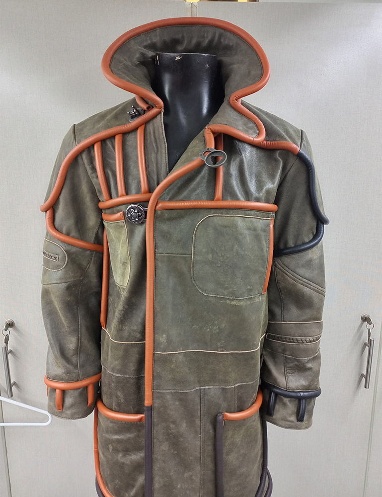 ELS ROY BATTY COAT10.png