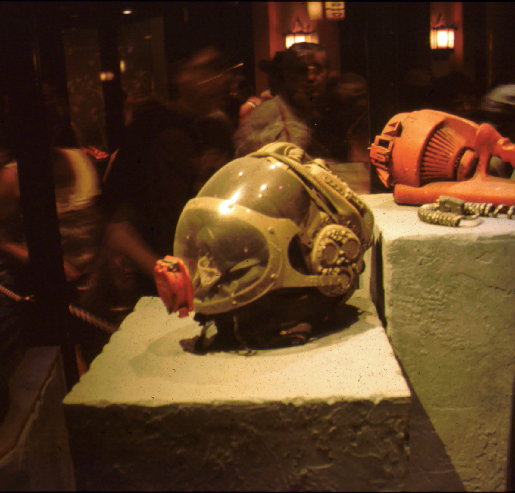emergency_helmet_1.jpg