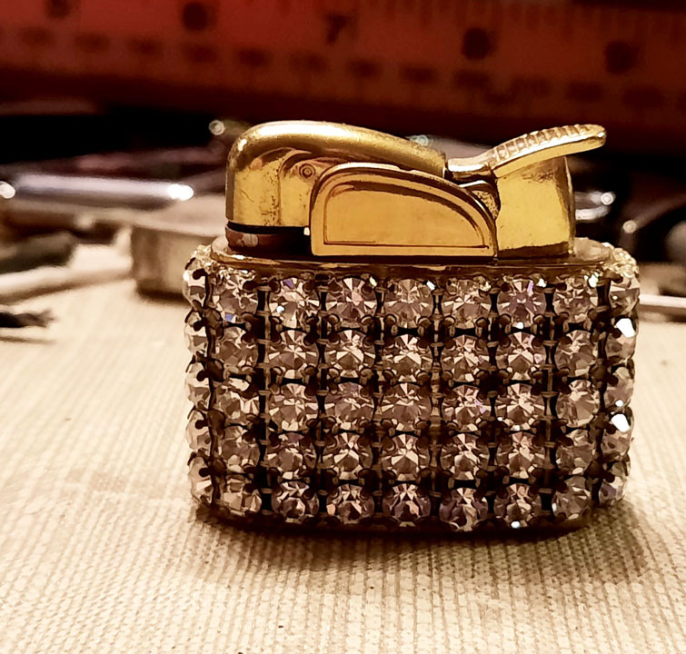 Evans Rhinestone Lighter 01.jpg
