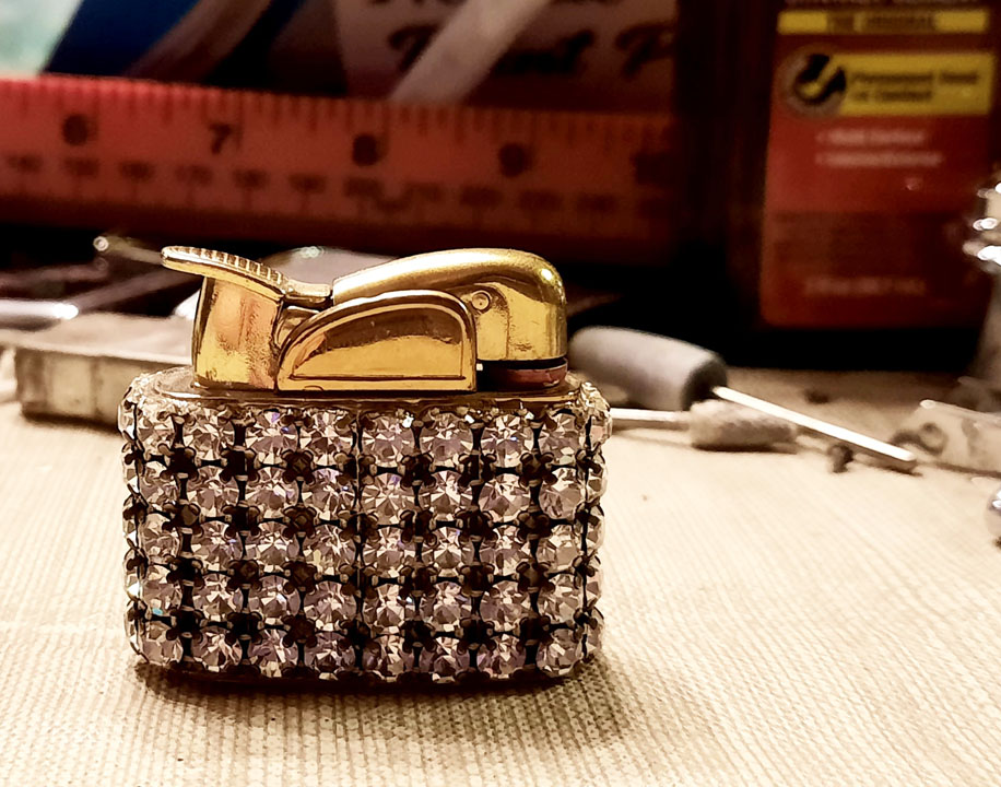 Evans Rhinestone Lighter 02.jpg