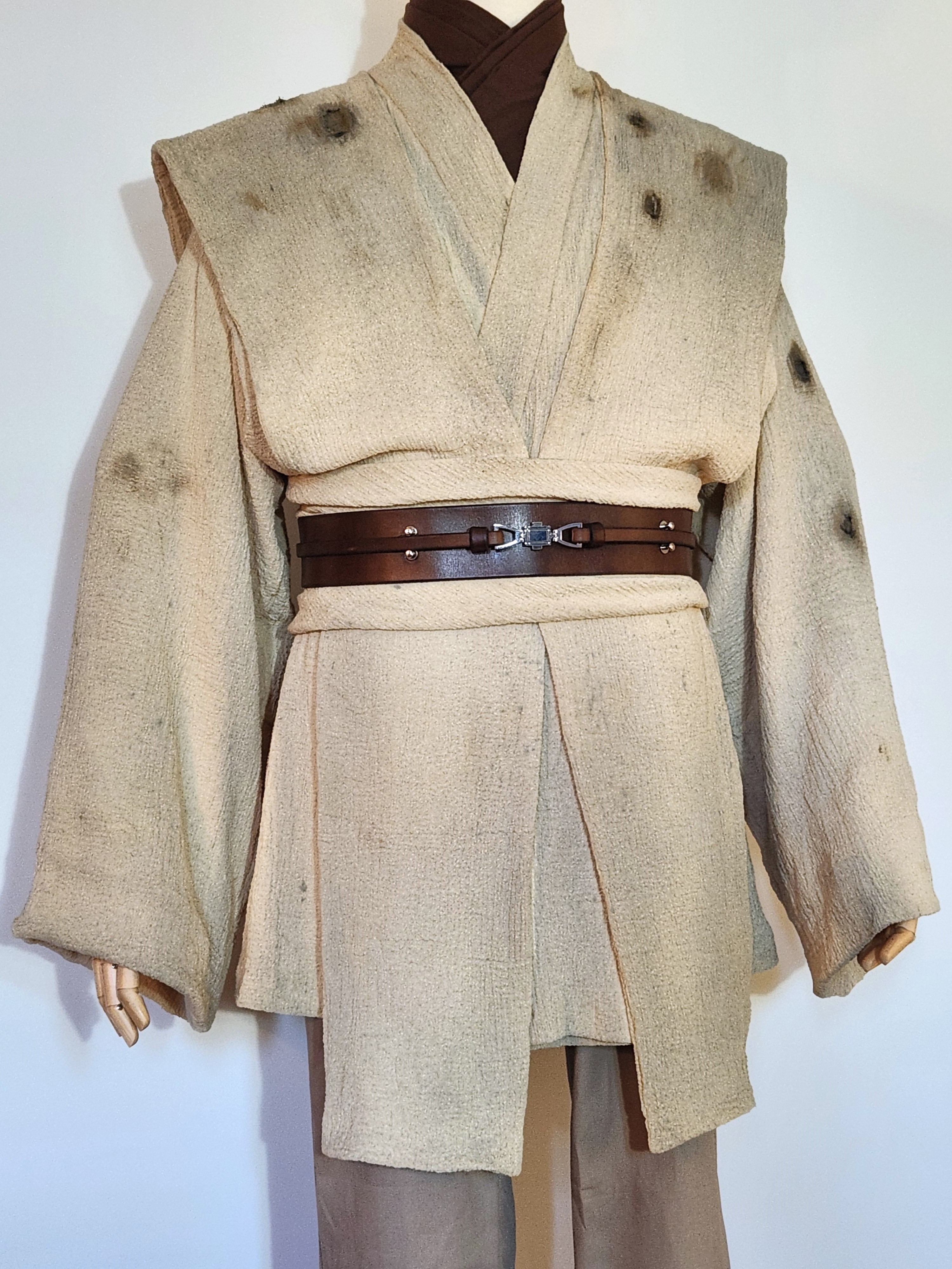 Ewan Ep. 3 Tunic (Weathered) (5).jpg