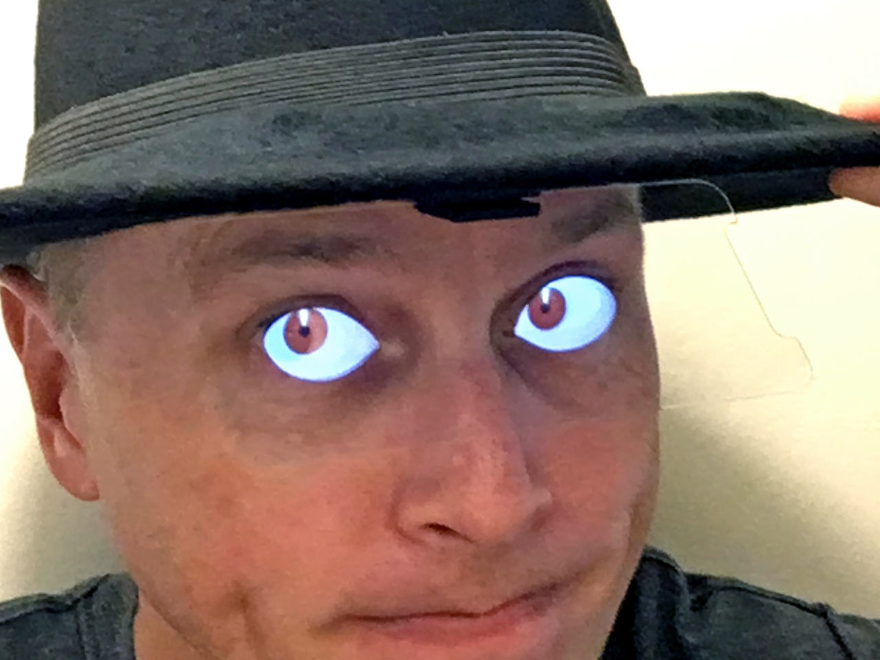 eyes-red.jpg