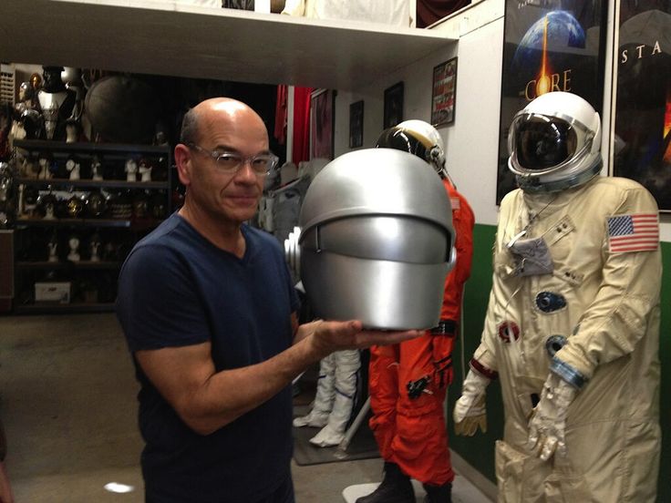 fe6ab2caf7ee4055f0e8a8--robert-picardo-movie-props.jpg