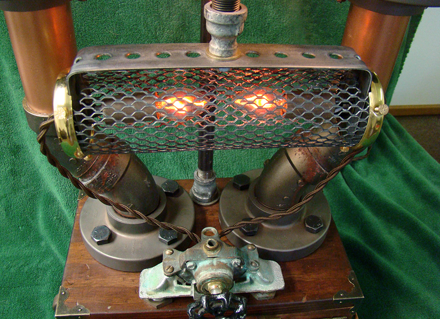 FlickerLightsLitDownAmb-vi.jpg