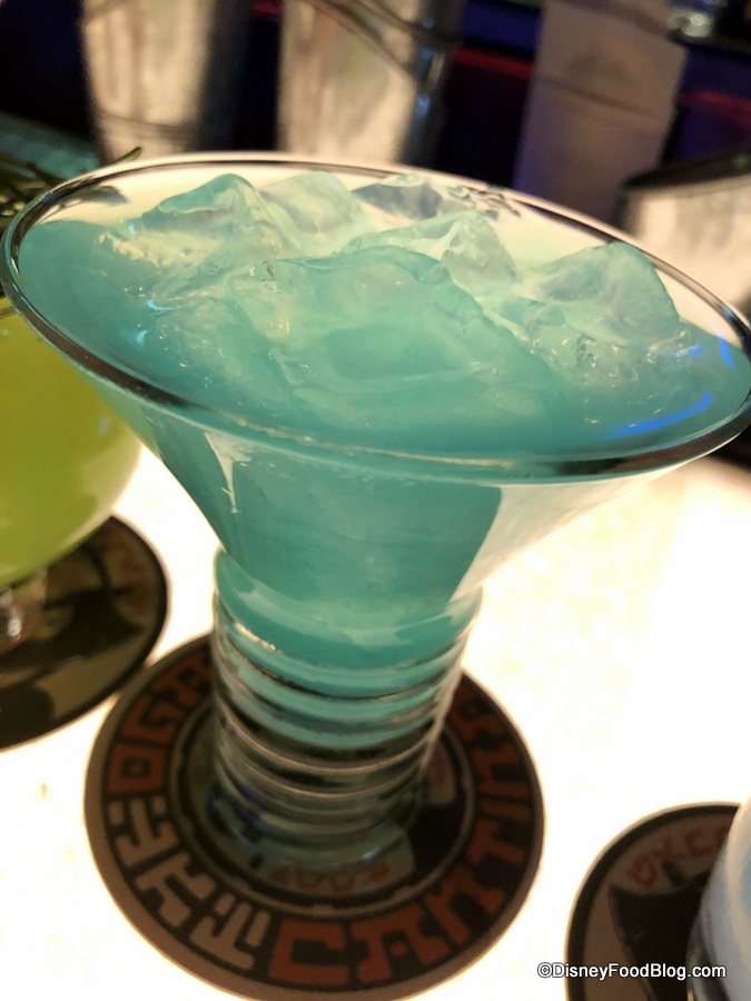 galaxys-edge-ogas-cantina-jedi-mind-trick.jpg