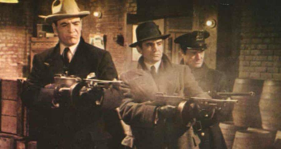 gangsters-firing-tommy-guns.jpg