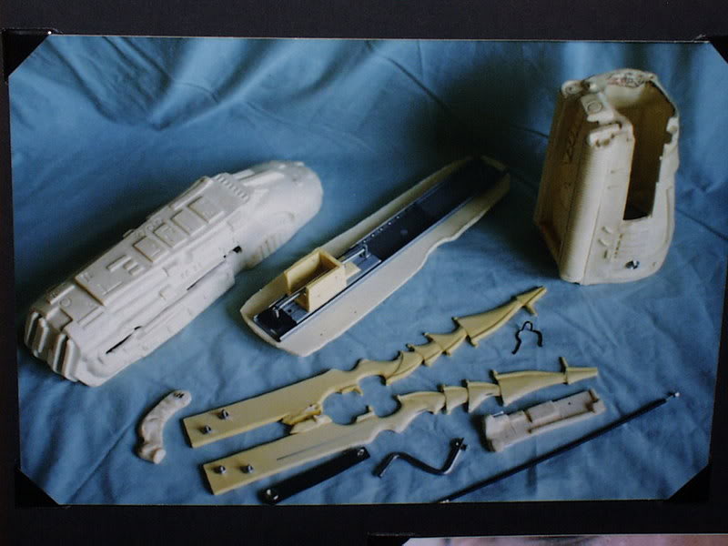 gauntletkit001.jpg