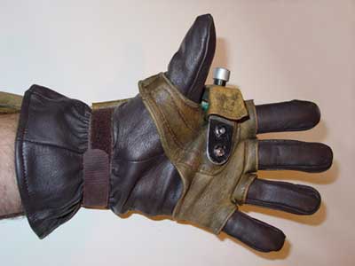 glove01.jpg