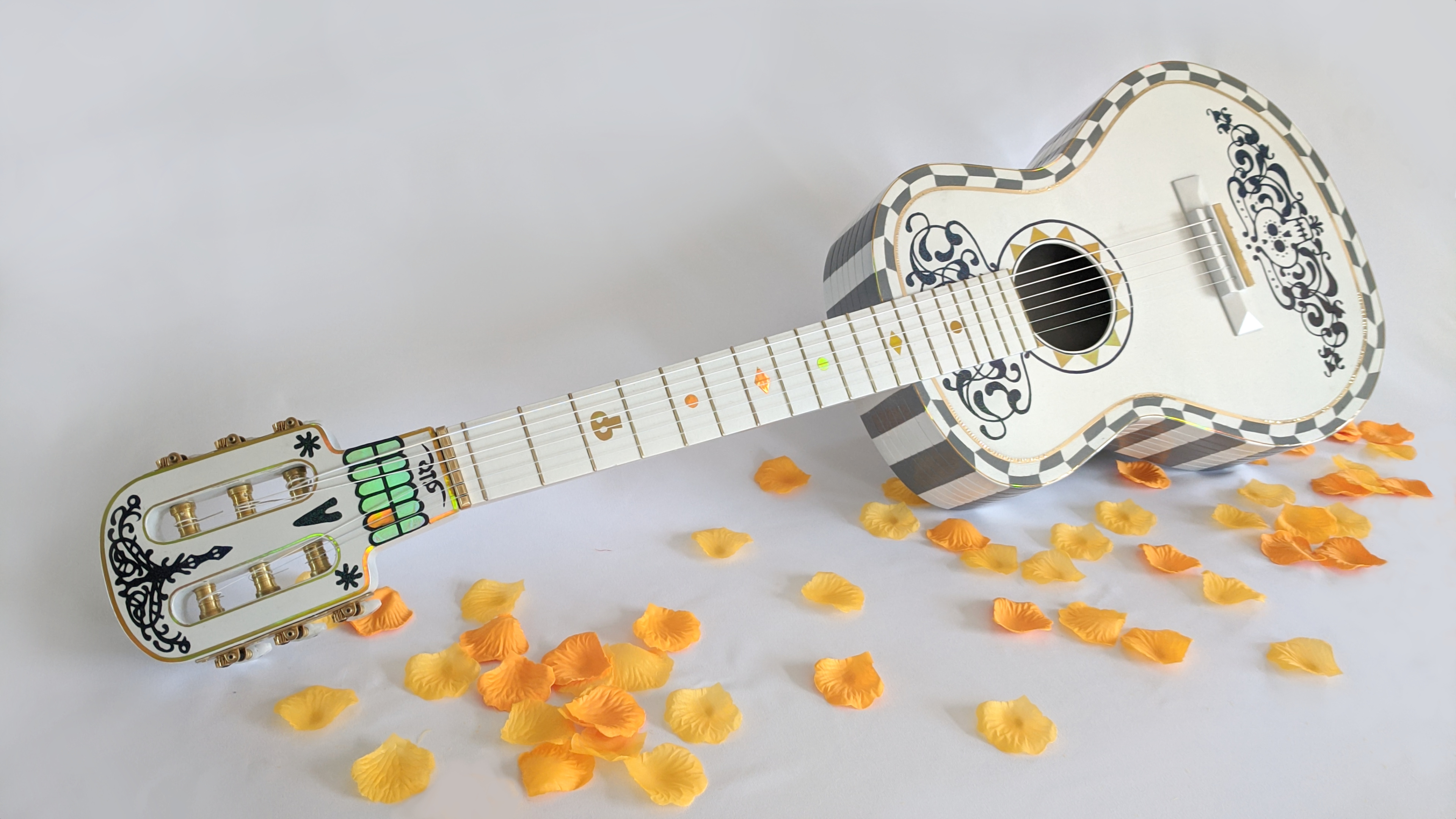 GUITAR from COCO! Full build video, blueprint and decals. RPF Costume