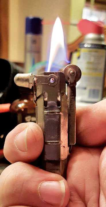 IMCO Buddy Lighter 03 Lit.jpg