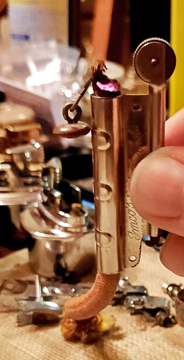 IMCO Foxhole Lighter 03 Lit.jpg