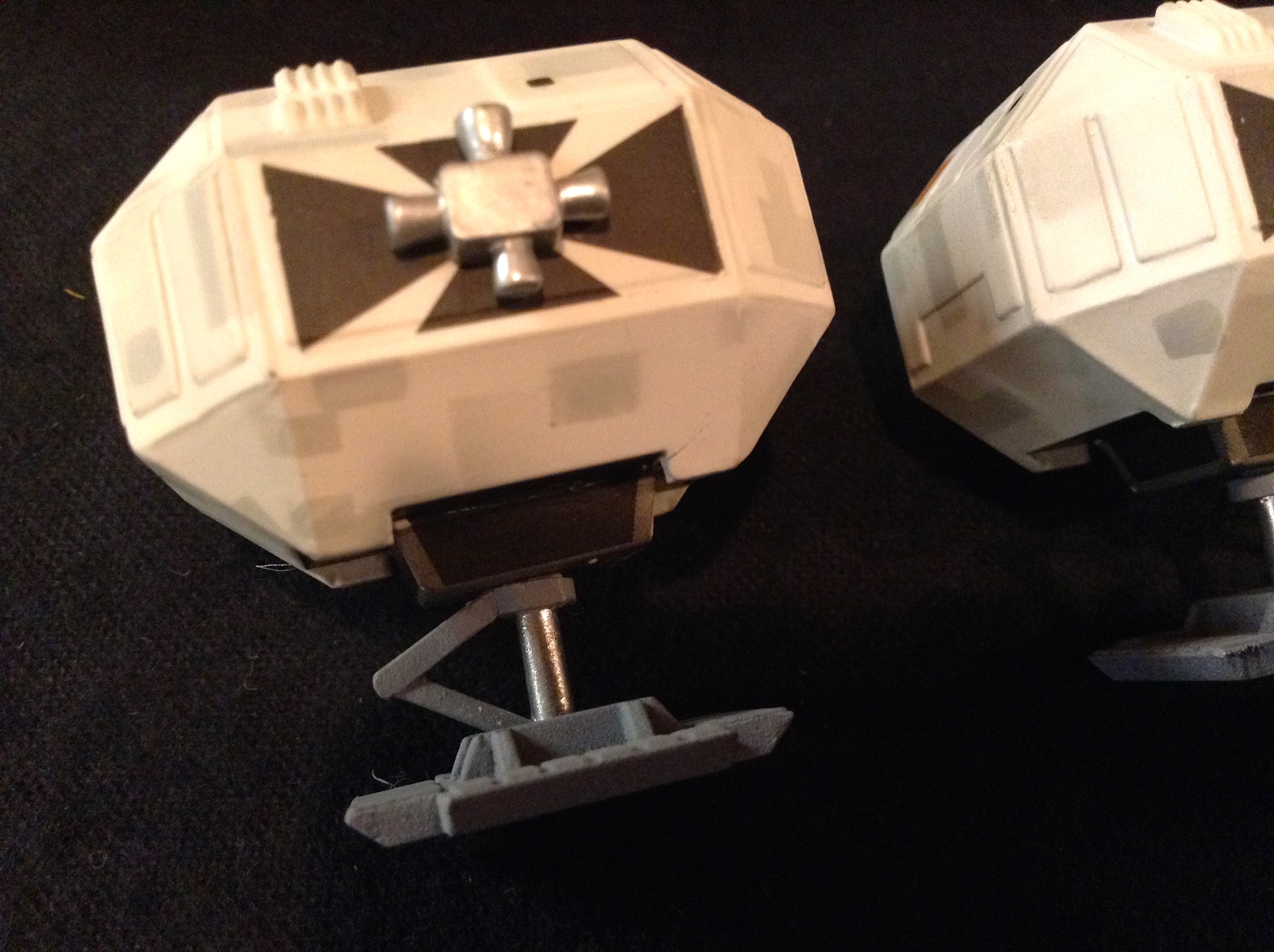 Vintage 1970 Mattel SPACE 1999 Eagle Transporter one small LANDING GEAR SKID 