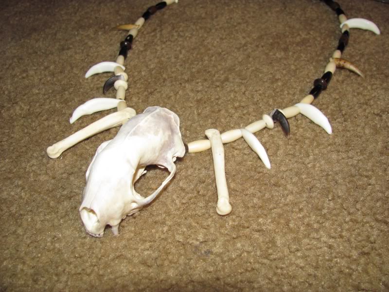 Predator skull necklace hotsell