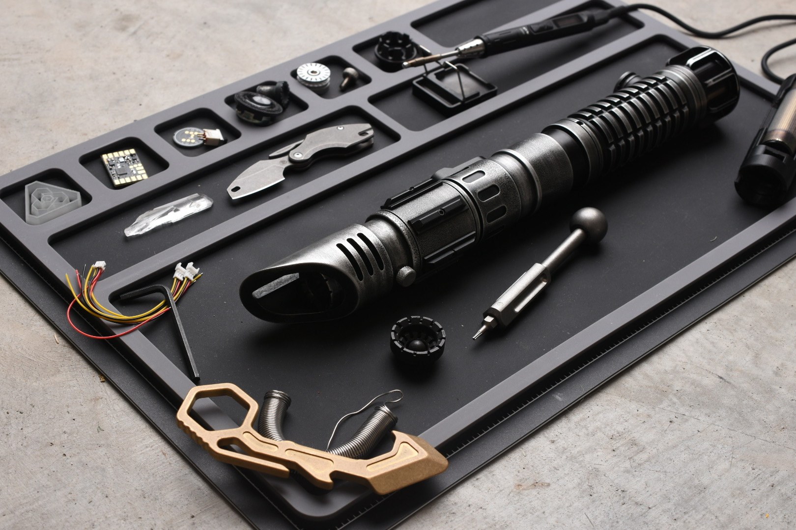 Clear coating Aluminum Black lightsaber?