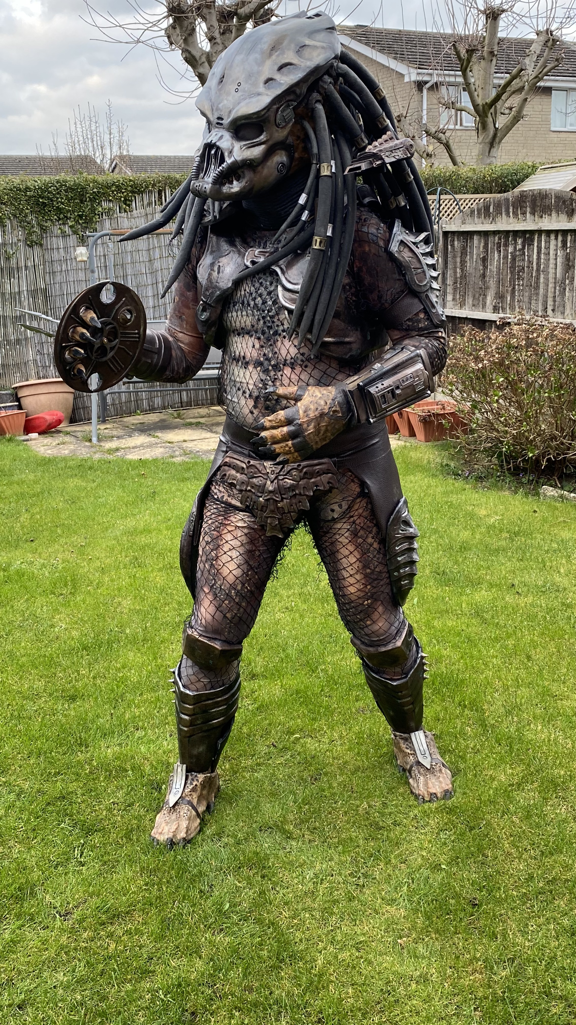 My P1 Themed Predator Costume with Electronics and Sounds. (Pic Heavy)