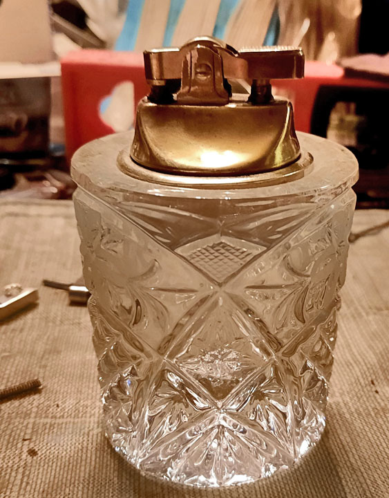 Japan Crystal Lighter 01.jpg