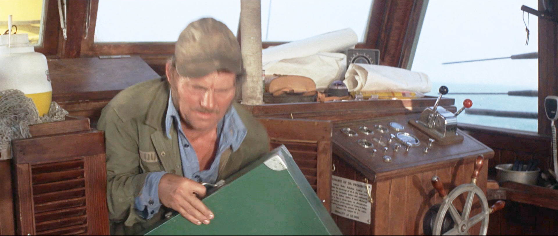 Jaws screen grabe (162).jpg