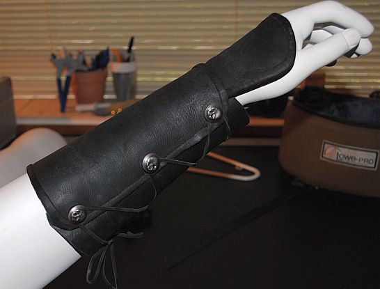 kenway-bracers-6.jpg