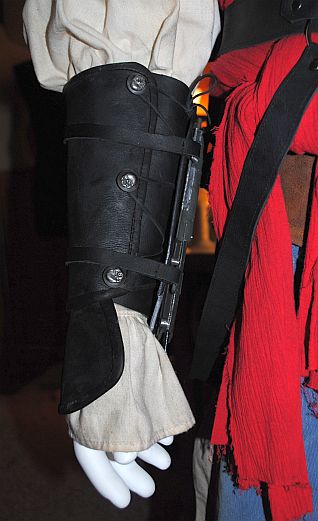kenway-bracers-9.jpg