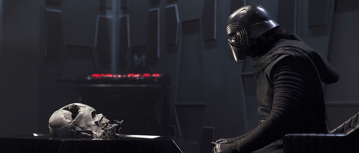 Kylo-Ren-and-Darth-Vader.jpg
