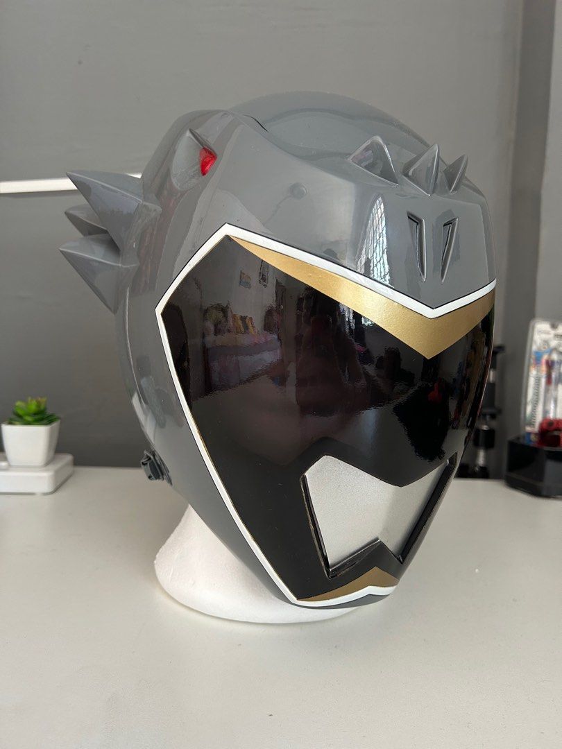 kyoryu_grey_super_sentai_helme_1684730983_c774e9db_progressive.jpg