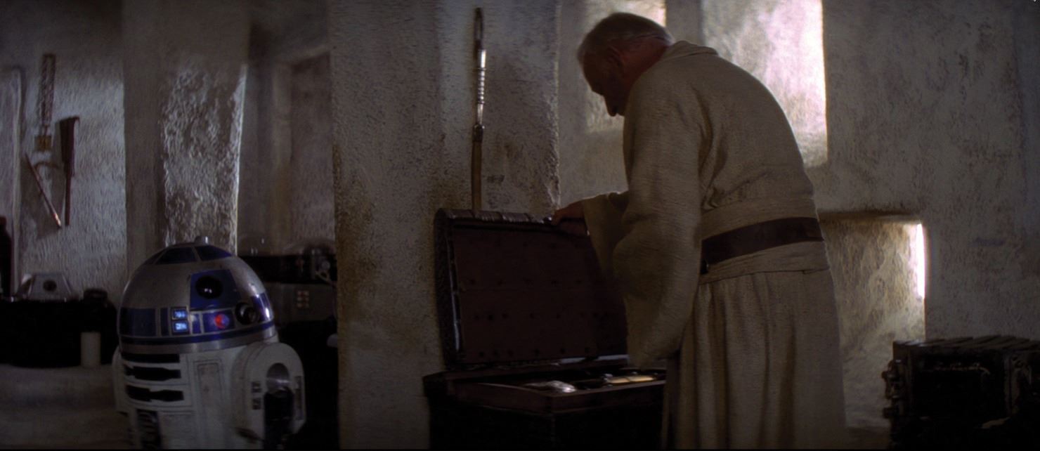 LIGHTSABER - CHEST - TRUNK - OBI-WAN KENOBI - 006 - BACKSCRATHCER - RIDING CROP.jpg