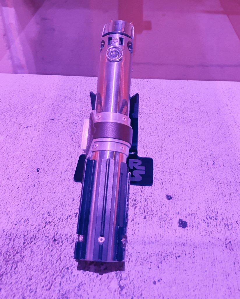 LIGHTSABER - GRAFLEX - REPAIRED - EPISODE IX - 008.jpg