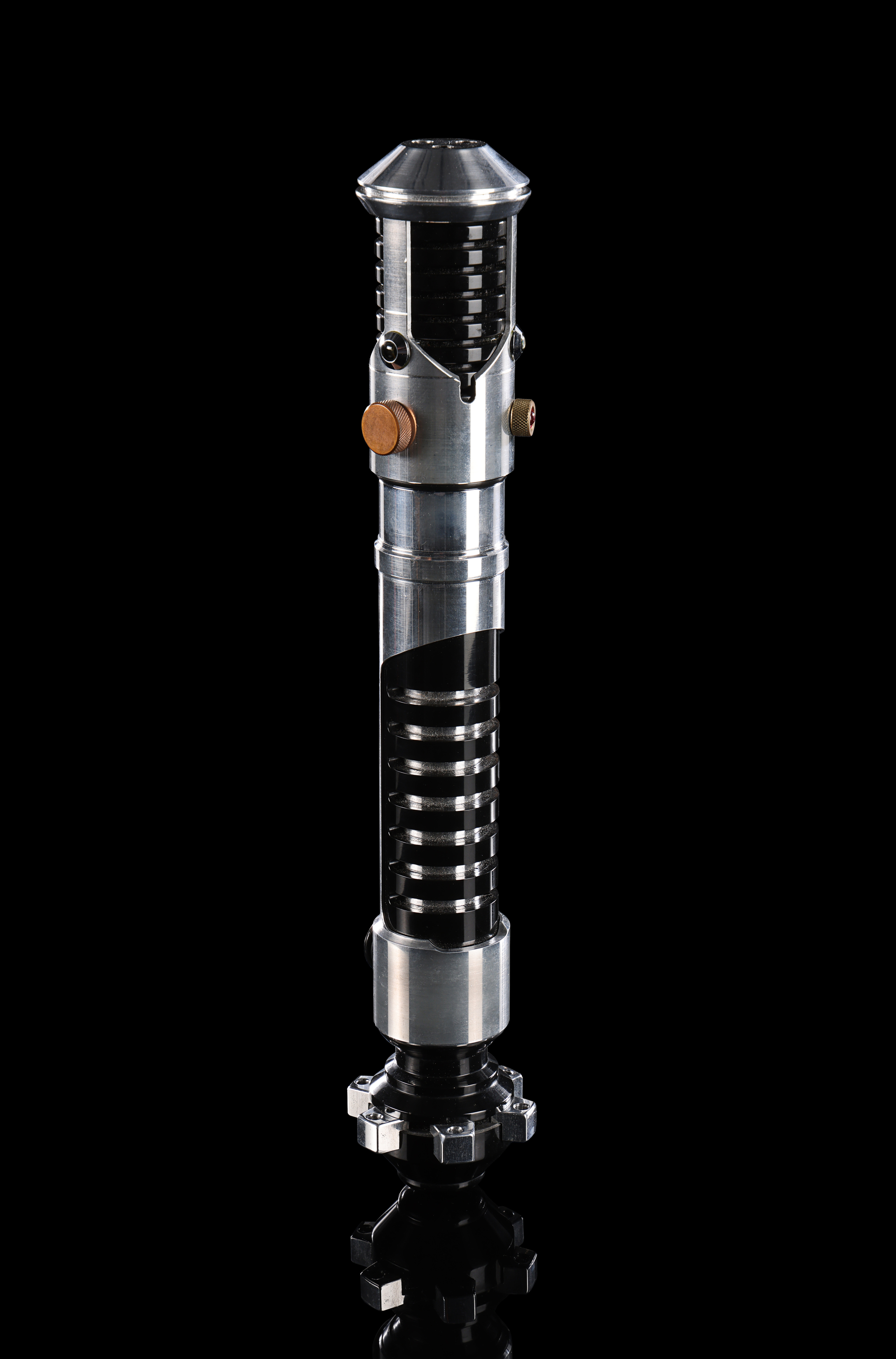 LIGHTSABER - OBI-WAN KENOBI - REVENGE OF THE SITH - UNSEEN HERO - DOMED 3-HOLE EMITTER - owned...jpg