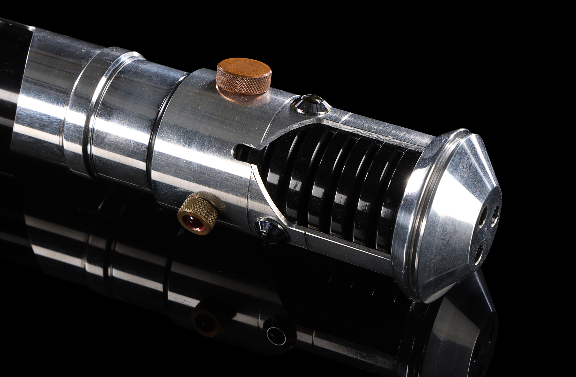 LIGHTSABER - OBI-WAN KENOBI - REVENGE OF THE SITH - UNSEEN HERO - DOMED 3-HOLE EMITTER - owned...jpg