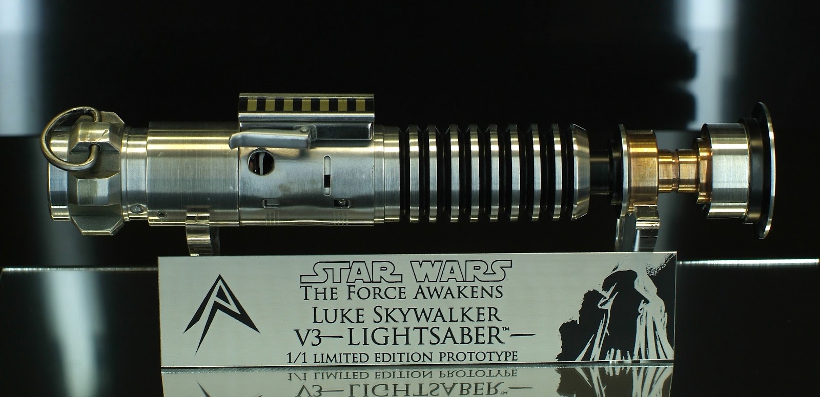 luke%2Bv3%2Blightsaber.jpg