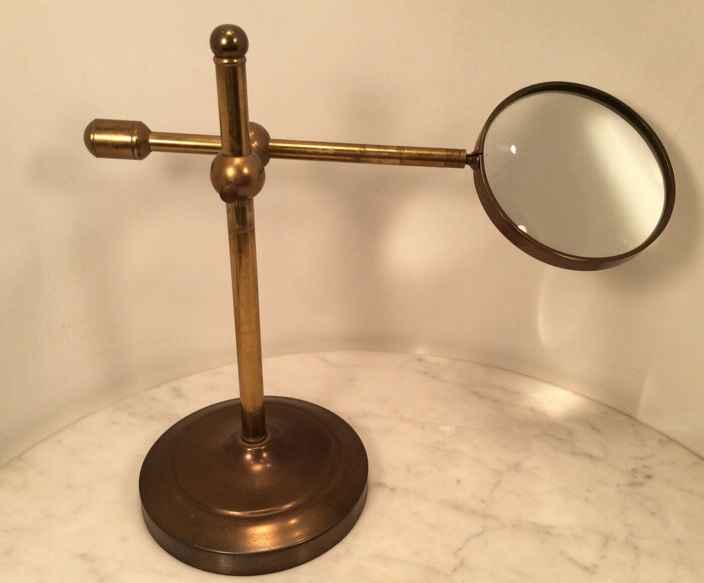 Magnifying Glass Stand.jpg