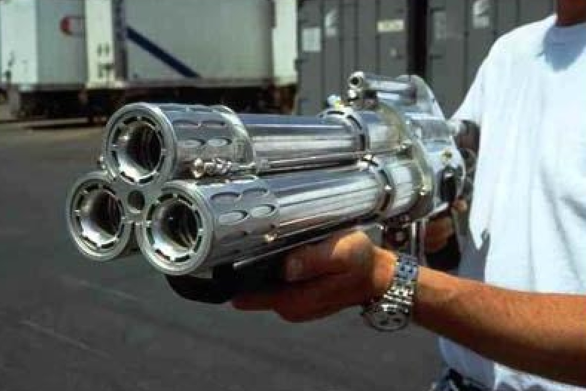 MIB_Arquellian Arm Cannon-Real Prop (10).jpg