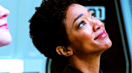michael-burnham.gif.cf.gif