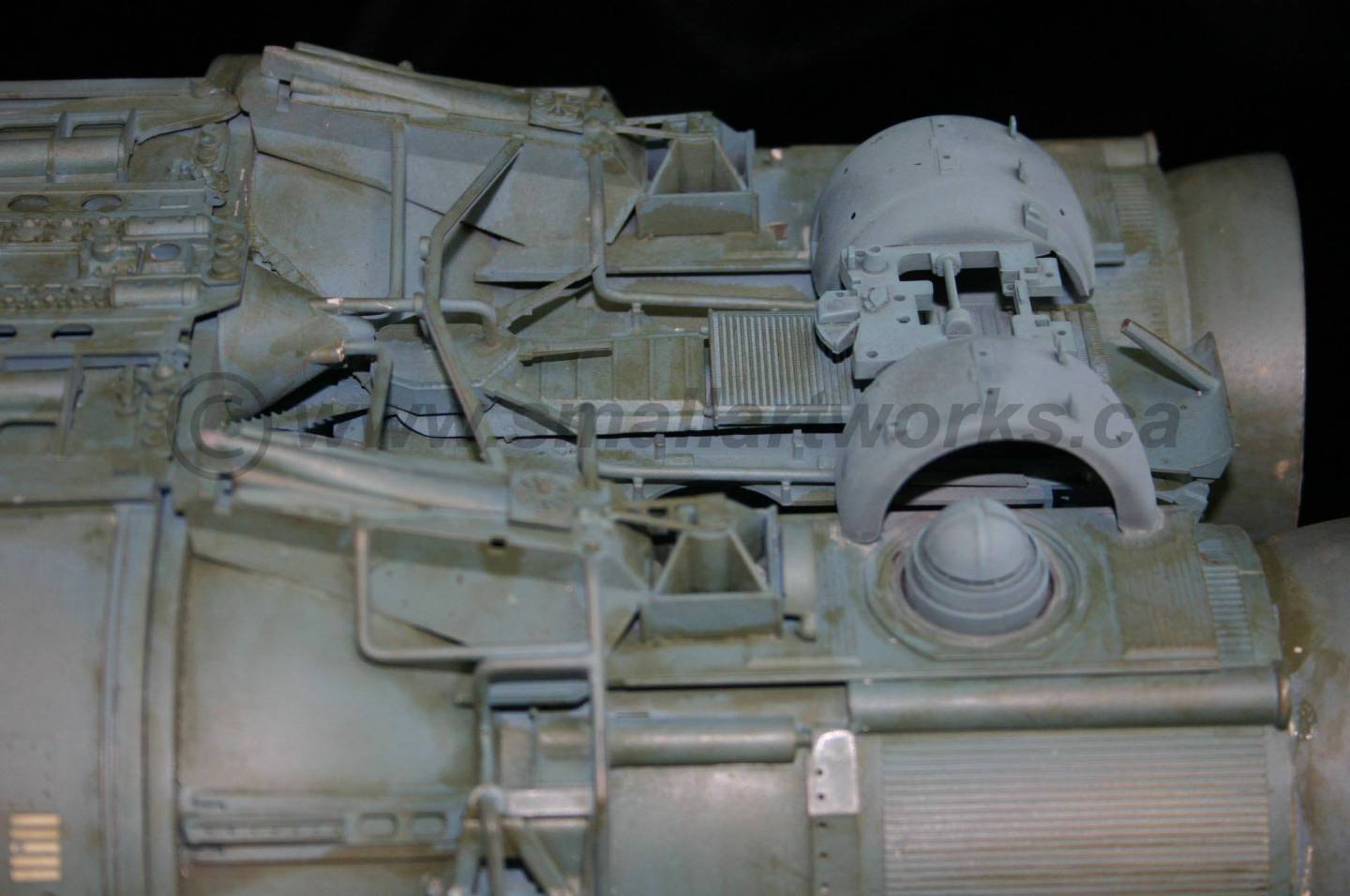 MMM_SMALL_CANAVO_CYLON_TANKER_STUDIO_MODEL_082.jpg