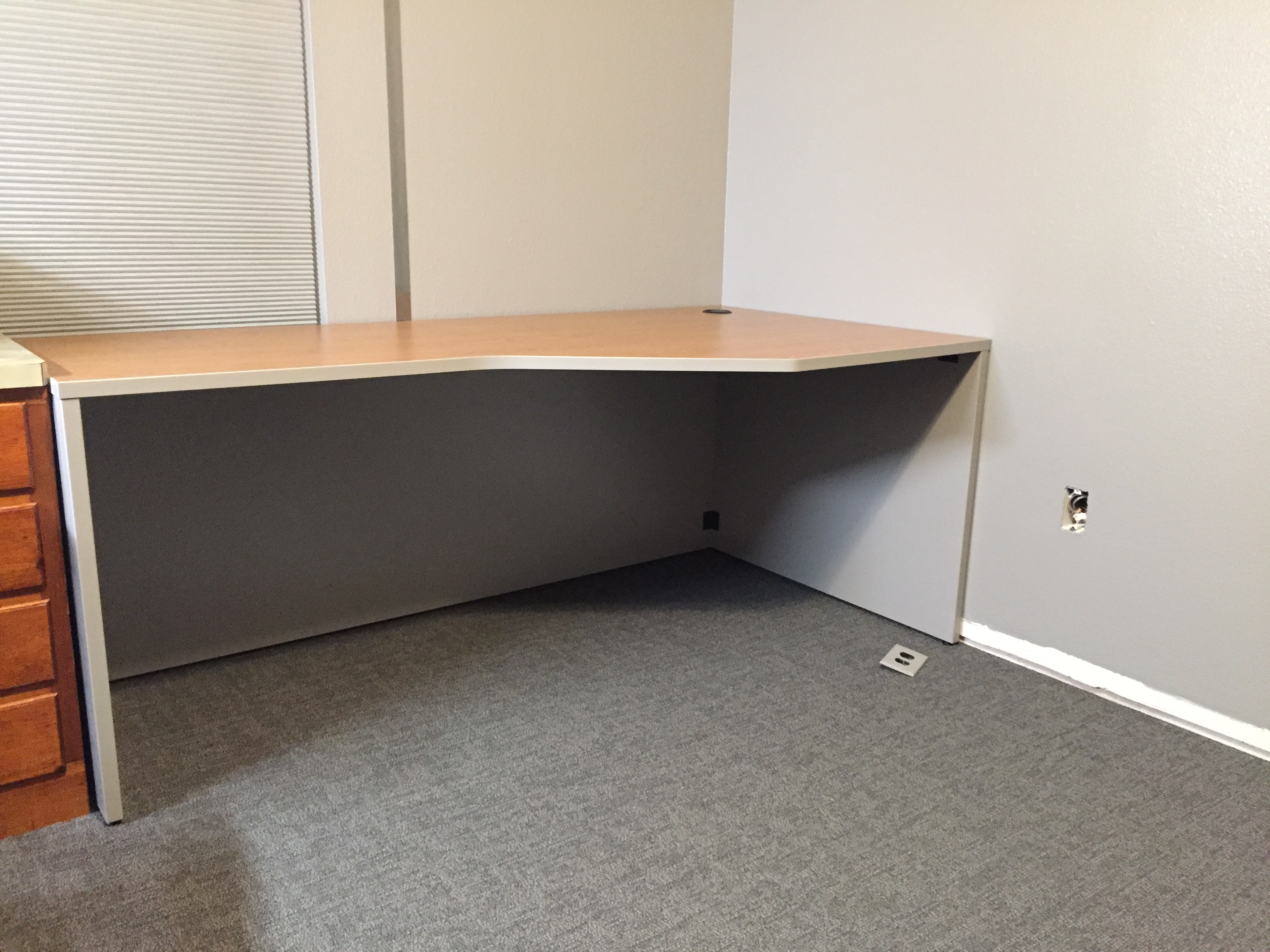 NewDesk4.JPG