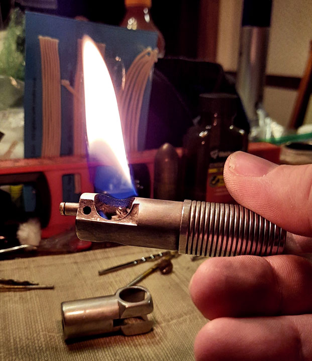 Nimrod Pipe Lighter 04 Lit.jpg
