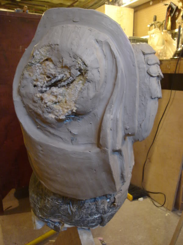 p2sculptbackchest003.jpg
