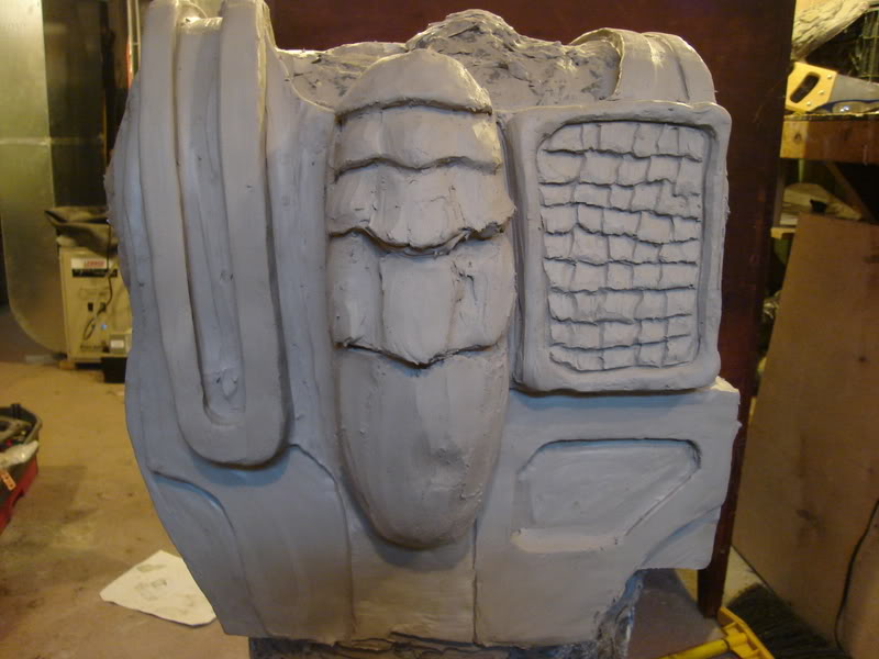 p2sculptbackchest004.jpg
