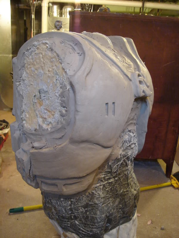 p2sculptbackchest006.jpg