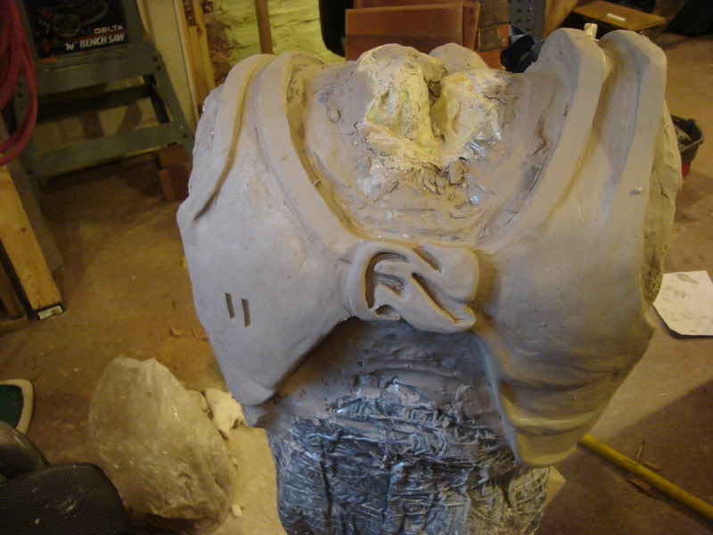 p2sculptbackchest007.jpg