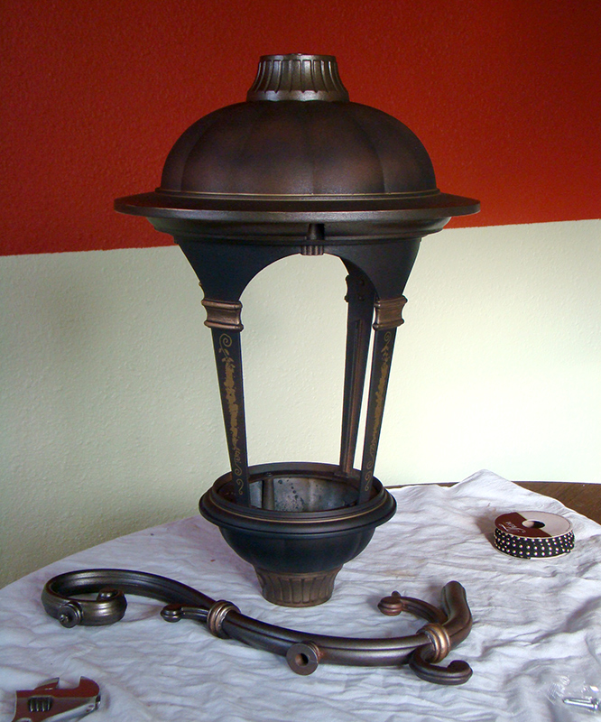 PaintedLamp1-vi.jpg