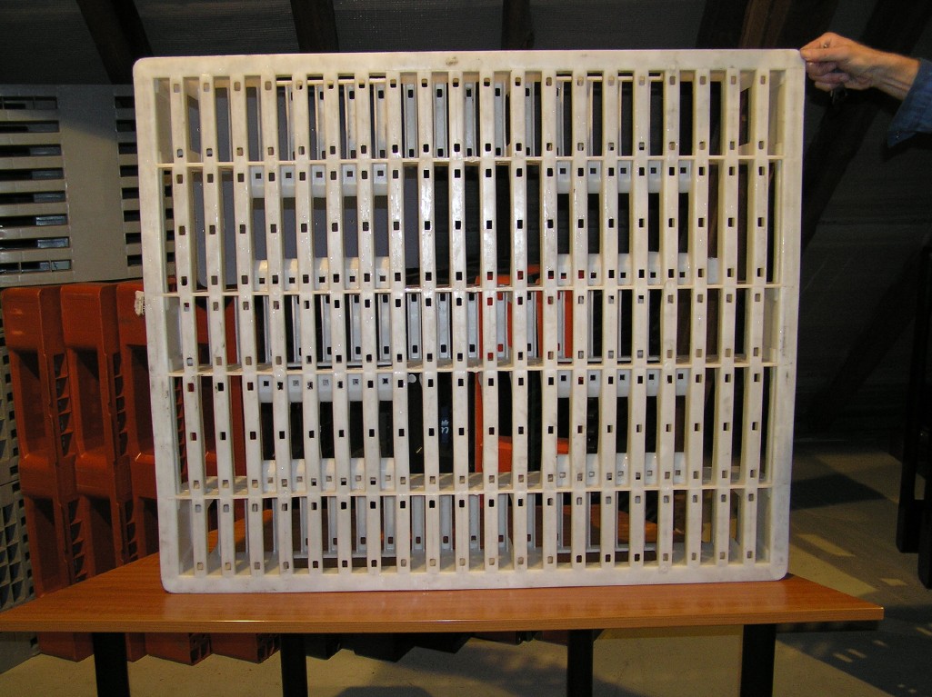 pallet80small.jpg