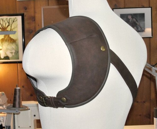 pauldron-11.jpg