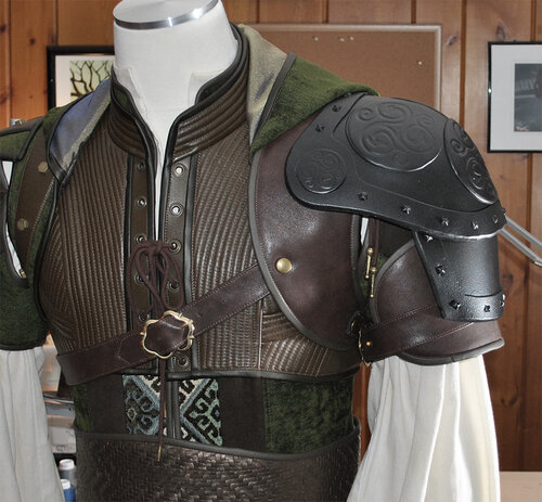 pauldron-12.jpg