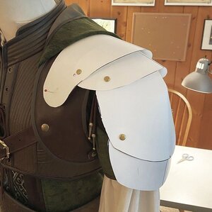 pauldron-14.jpg