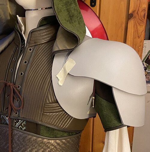 pauldron-2.jpg