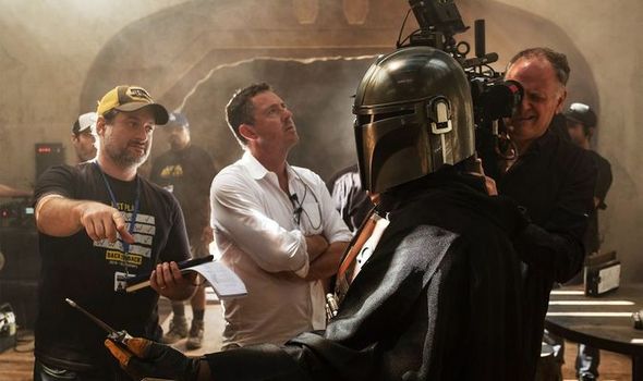 Pedro-Pascal-on-set-of-The-Mandalorian-1268567.jpg