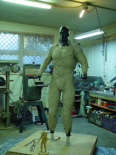 pred-suit20sculpt1.jpg